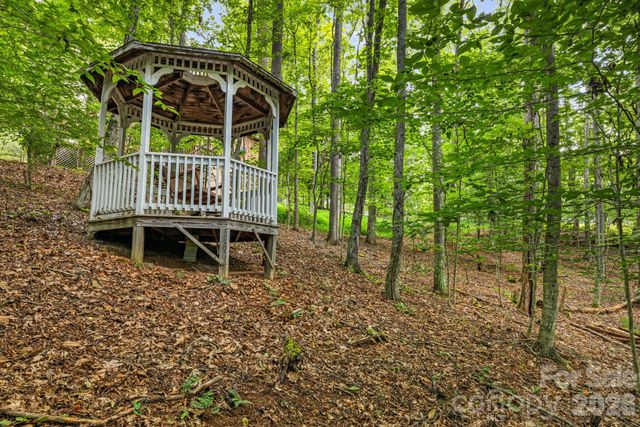 180 Grace Way, Green Mountain, NC 28740