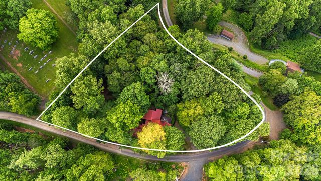 180 Grace Way, Green Mountain, NC 28740