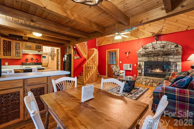 180 Grace Way, Green Mountain, NC 28740