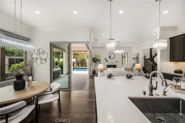 58 Riverboat, Irvine, CA 92602