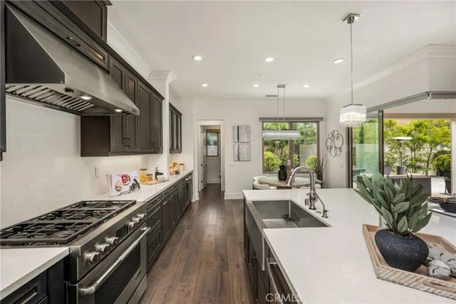 58 Riverboat, Irvine, CA 92602