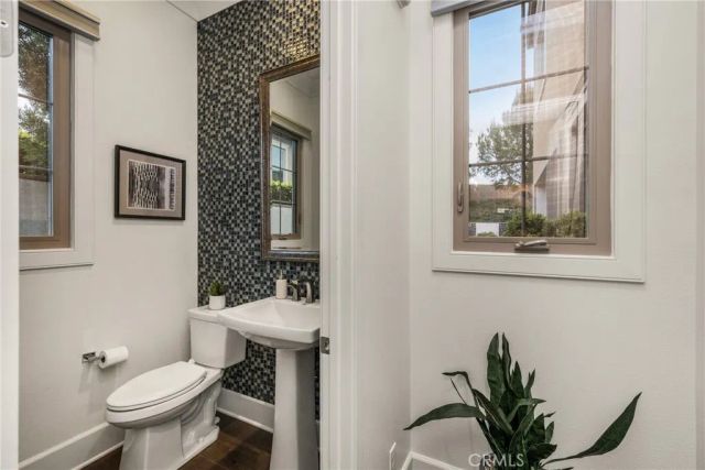 58 Riverboat, Irvine, CA 92602