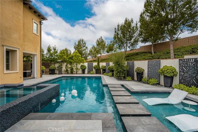58 Riverboat, Irvine, CA 92602