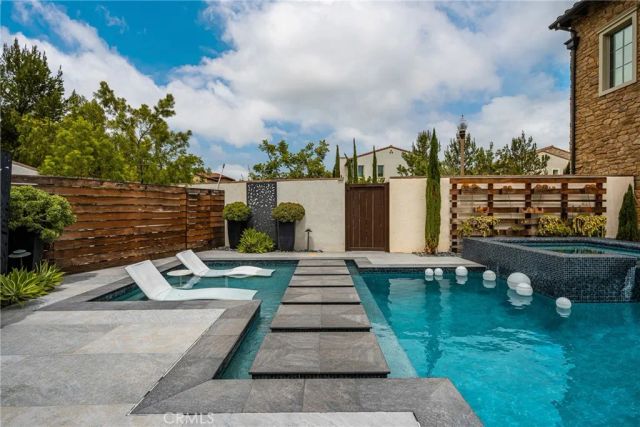 58 Riverboat, Irvine, CA 92602