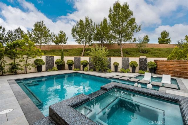 58 Riverboat, Irvine, CA 92602