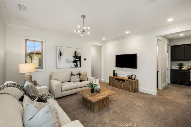 58 Riverboat, Irvine, CA 92602