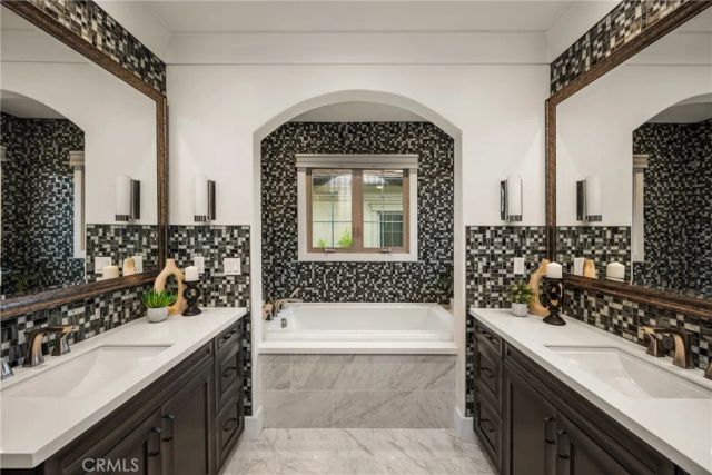 58 Riverboat, Irvine, CA 92602