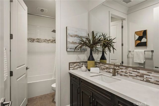 58 Riverboat, Irvine, CA 92602