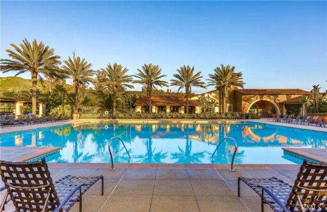 58 Riverboat, Irvine, CA 92602
