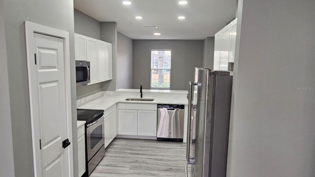 5209 CREEKSIDE PARK AVENUE, Orlando, FL 32811