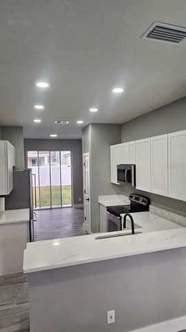 5209 CREEKSIDE PARK AVENUE, Orlando, FL 32811