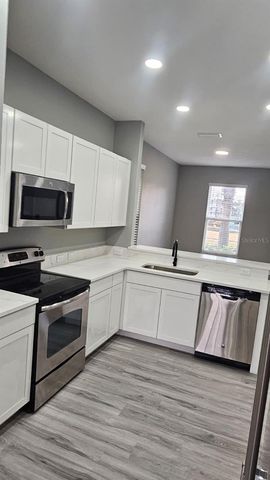 5209 CREEKSIDE PARK AVENUE, Orlando, FL 32811