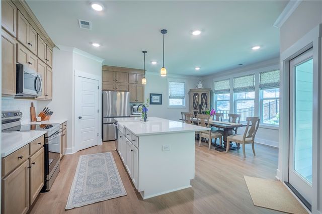 1111 Bay Drive, Fair Play, SC 29643