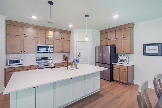 1111 Bay Drive, Fair Play, SC 29643