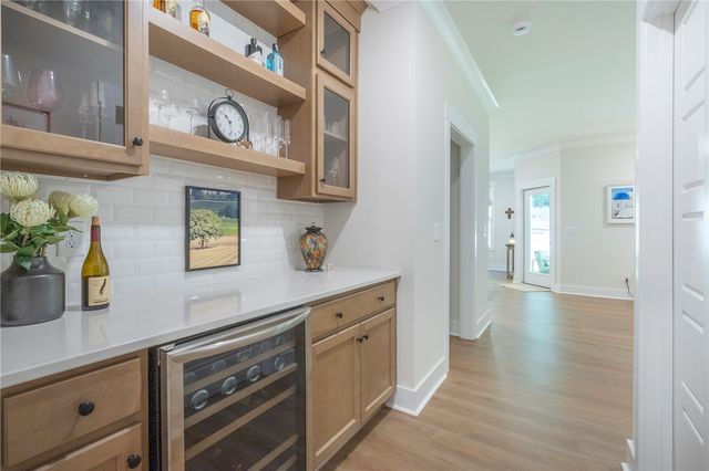 1111 Bay Drive, Fair Play, SC 29643