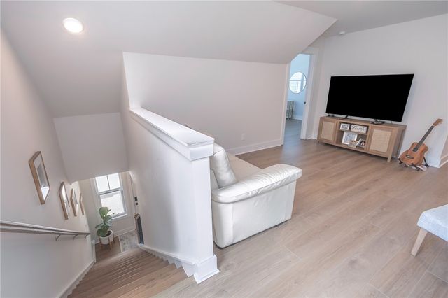1111 Bay Drive, Fair Play, SC 29643