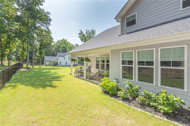 1111 Bay Drive, Fair Play, SC 29643