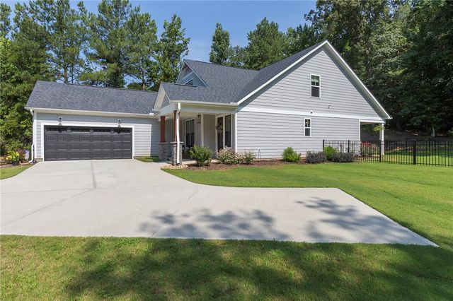 1111 Bay Drive, Fair Play, SC 29643