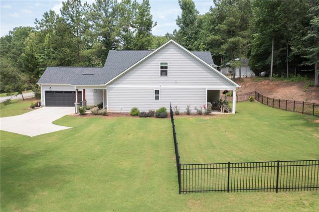 1111 Bay Drive, Fair Play, SC 29643