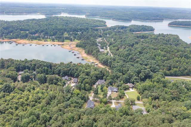 1111 Bay Drive, Fair Play, SC 29643