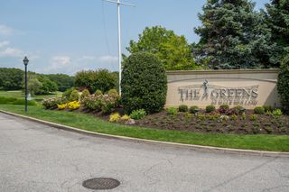 1077 Savoy Drive, Melville, NY 11747