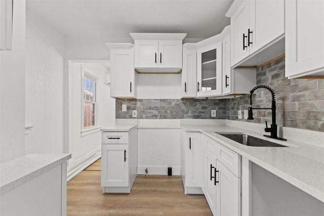 2008 OAKWOOD AVENUE, Tampa, FL 33605