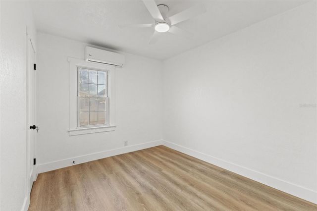 2008 OAKWOOD AVENUE, Tampa, FL 33605