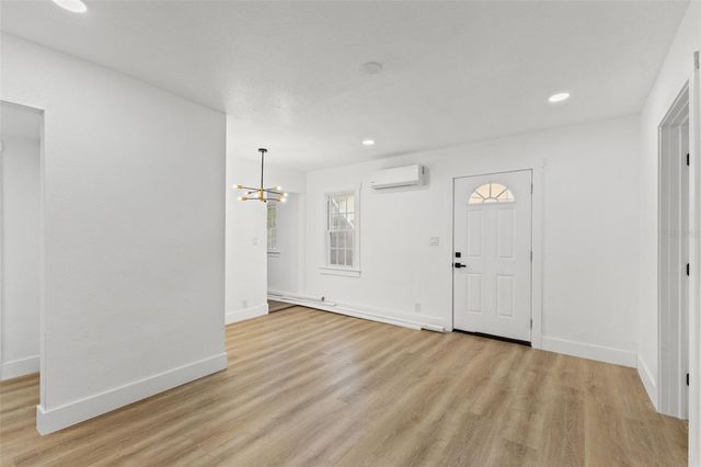 2008 OAKWOOD AVENUE, Tampa, FL 33605