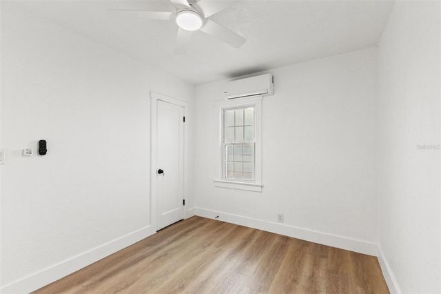 2008 OAKWOOD AVENUE, Tampa, FL 33605