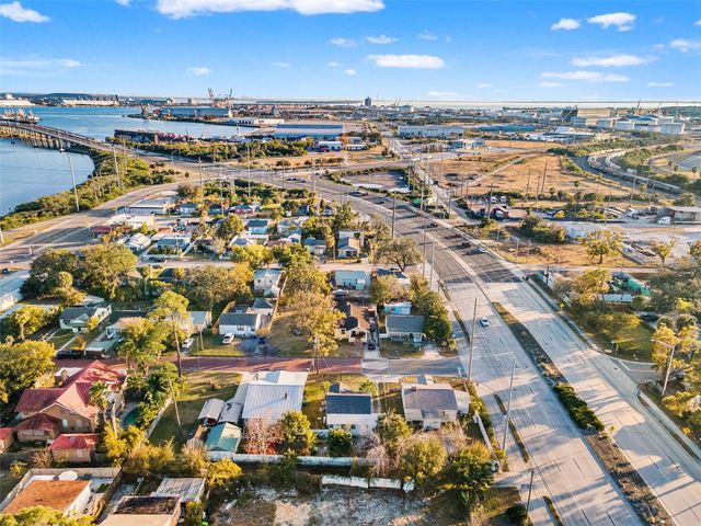 2008 OAKWOOD AVENUE, Tampa, FL 33605