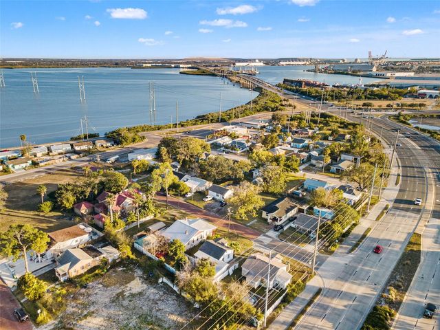 2008 OAKWOOD AVENUE, Tampa, FL 33605