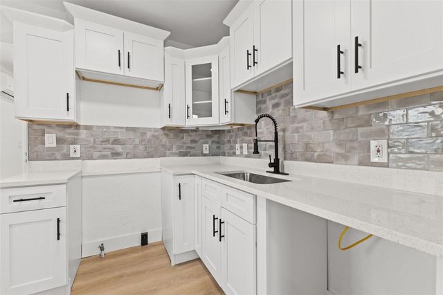 2008 OAKWOOD AVENUE, Tampa, FL 33605