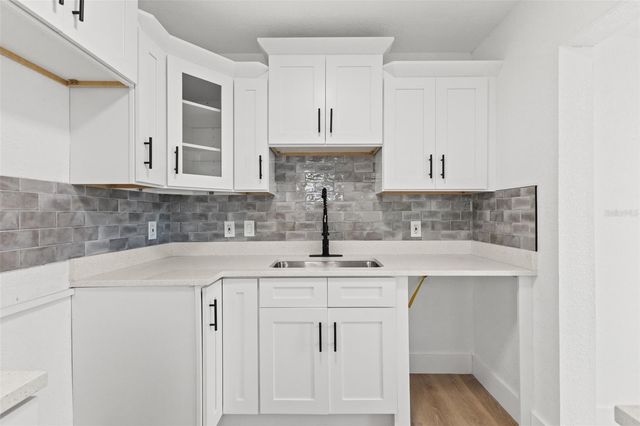 2008 OAKWOOD AVENUE, Tampa, FL 33605