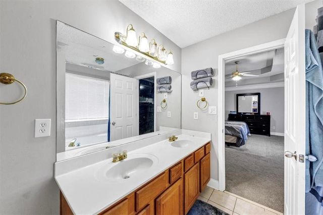 646 Autumn Leaf Circle, Mcdonough, GA 30253