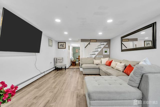 13 Hensler Lane, Sayreville, NJ 08872