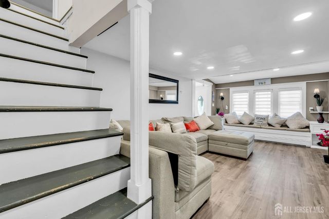 13 Hensler Lane, Sayreville, NJ 08872