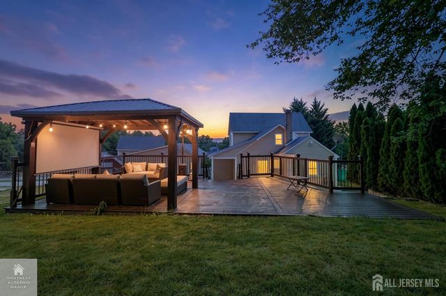 13 Hensler Lane, Sayreville, NJ 08872