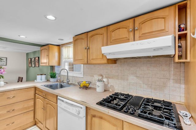 13 Hensler Lane, Sayreville, NJ 08872