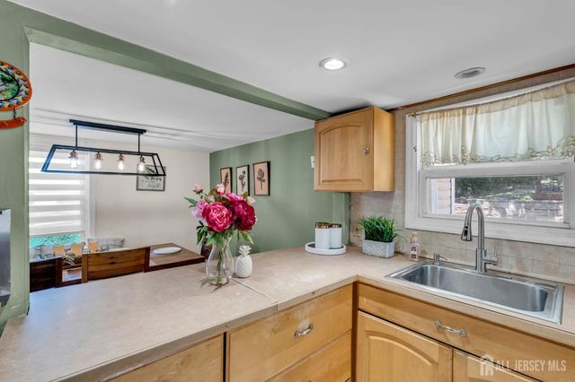 13 Hensler Lane, Sayreville, NJ 08872