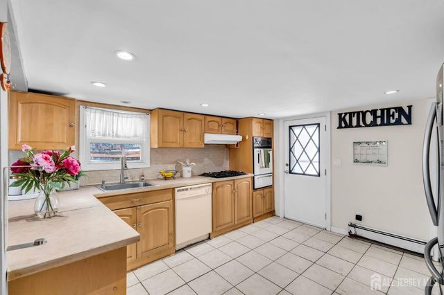 13 Hensler Lane, Sayreville, NJ 08872