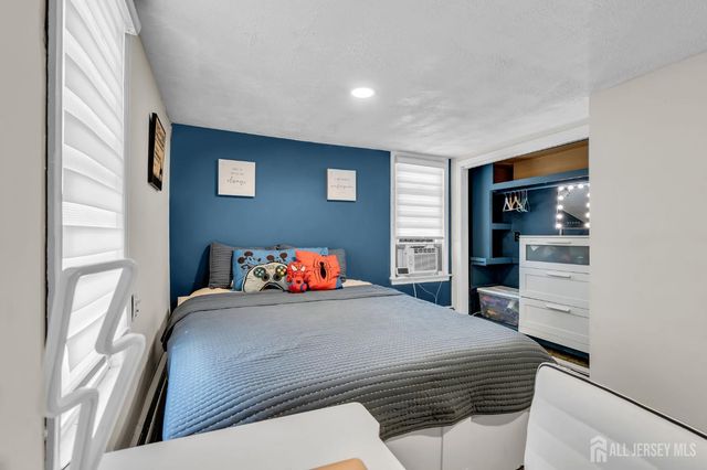 13 Hensler Lane, Sayreville, NJ 08872