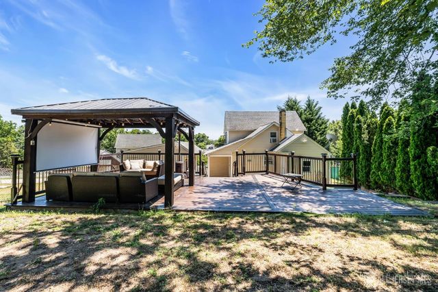 13 Hensler Lane, Sayreville, NJ 08872