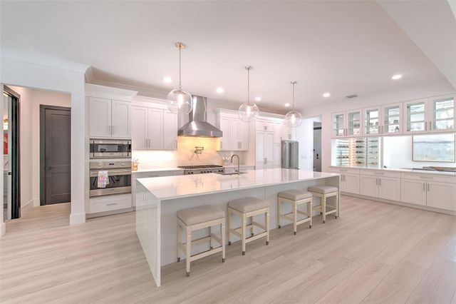 4815 W SUNSET BOULEVARD, Tampa, FL 33629