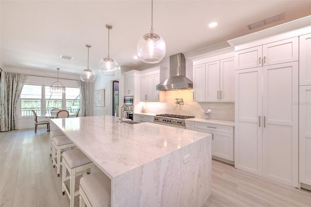 4815 W SUNSET BOULEVARD, Tampa, FL 33629