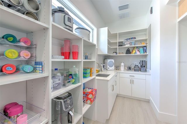 4815 W SUNSET BOULEVARD, Tampa, FL 33629