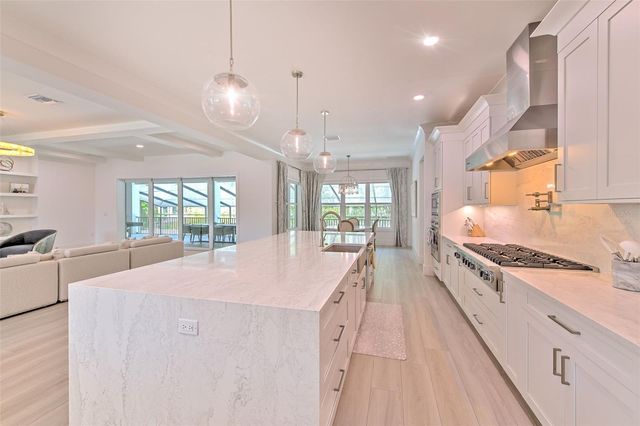 4815 W SUNSET BOULEVARD, Tampa, FL 33629