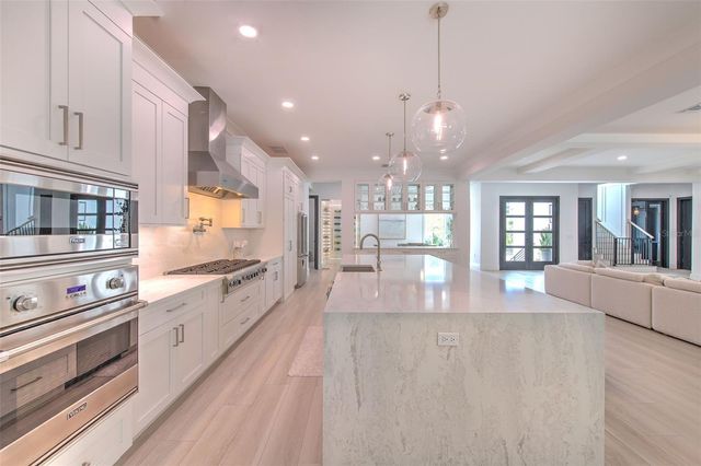 4815 W SUNSET BOULEVARD, Tampa, FL 33629