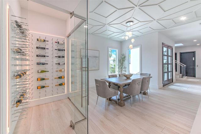 4815 W SUNSET BOULEVARD, Tampa, FL 33629