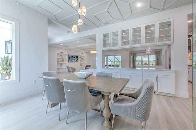 4815 W SUNSET BOULEVARD, Tampa, FL 33629