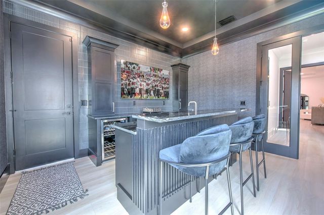 4815 W SUNSET BOULEVARD, Tampa, FL 33629